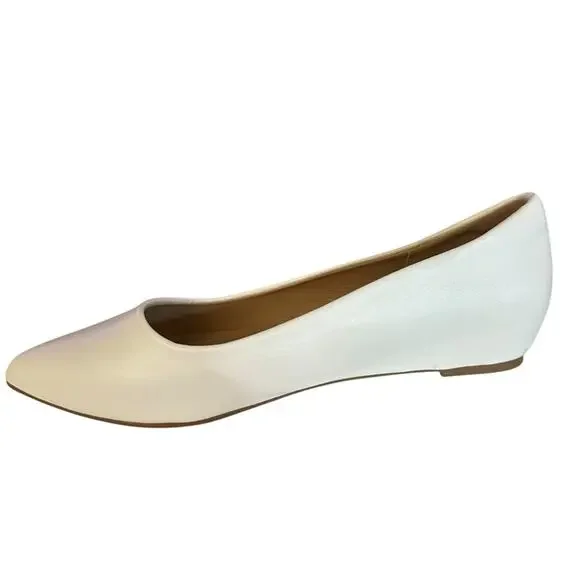 Dream pairs Julian White Women's hidden wedge Flats size 9 faux leather. - Picture 6 of 9